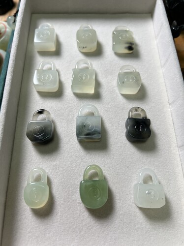 岫玉锁头吊坠孔配件天然玉石多样性随机一个