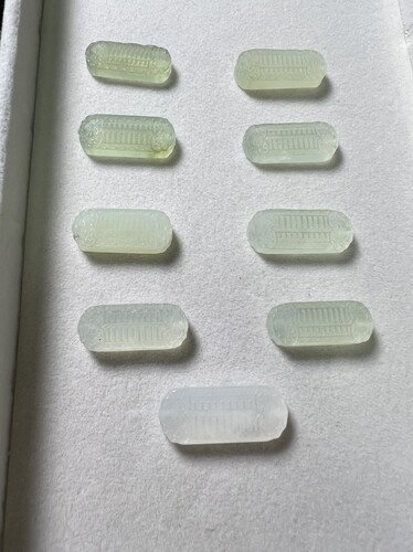 天然岫玉晴水雕刻吉祥如意算盘两边手牌孔配件随机一个