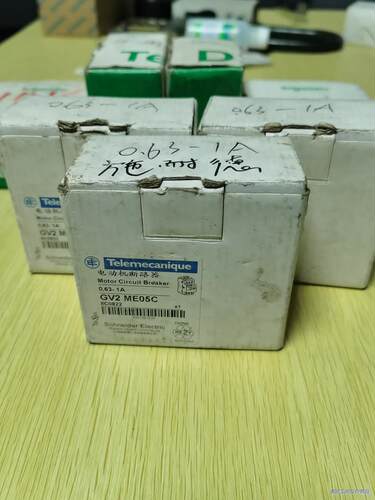 施耐德电动机保护断路器GV2-ME05C马达启动保护器 库存议价商品
