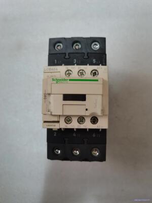 施耐德 LC1D40A 交流接触器，成色如图，功能包好，需要议价商品