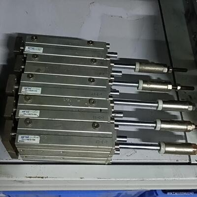 亚德客三杆气缸，型号TCLJ16X70-30S，成色好，功能议价商品