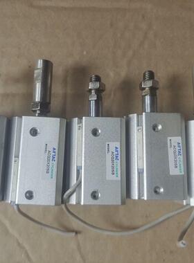 亚德客气缸ACQ20X20SB，功能正常，成色为实图拍摄议价商品