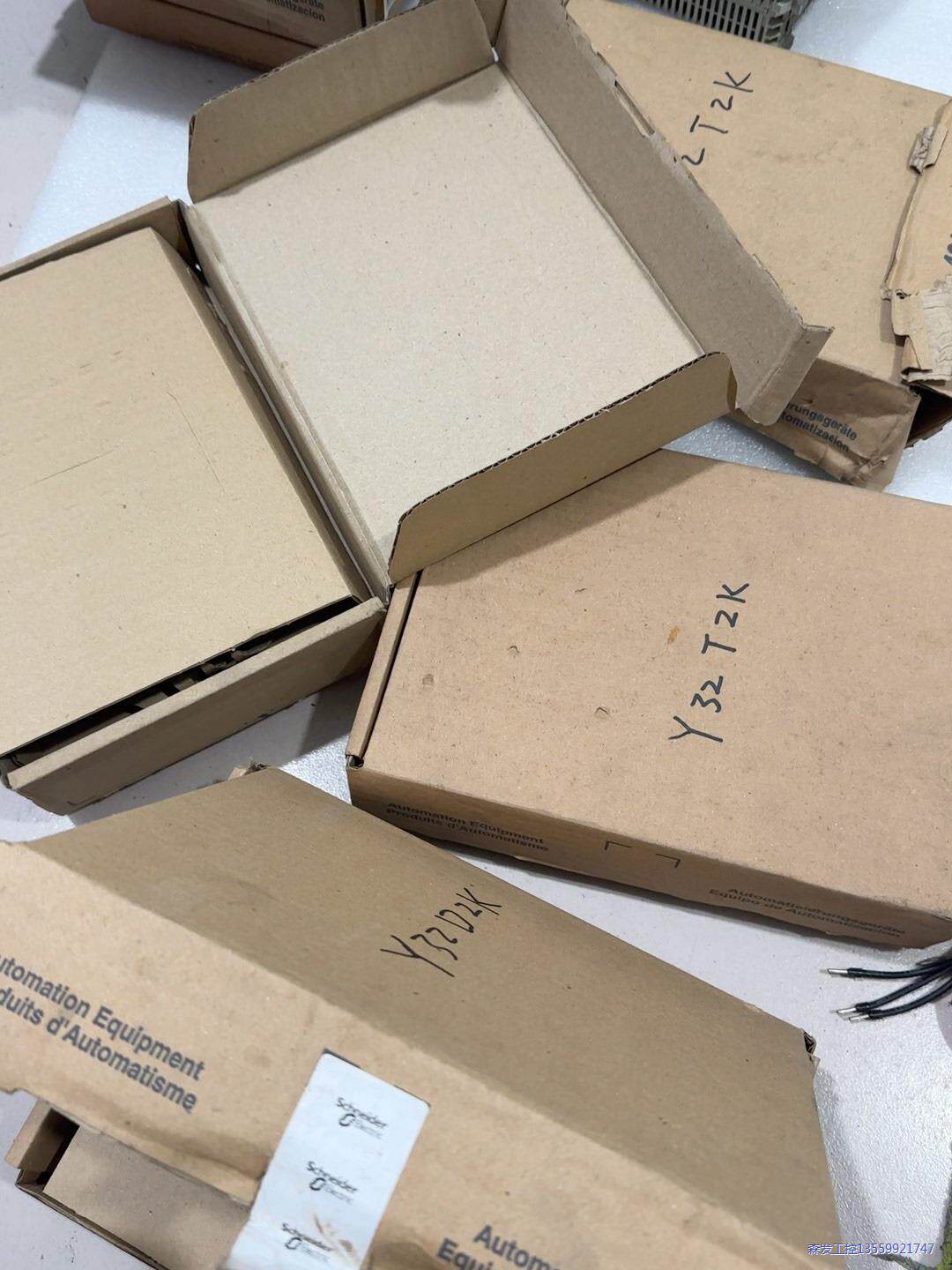 施耐德PLC，TSXDEY32D2K，工程剩余4台，未使用，议价商品