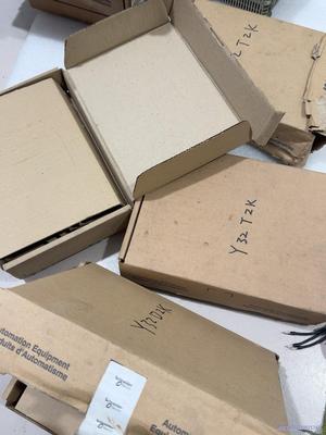 施耐德PLC，TSXDEY32D2K，工程剩余4台，未使用，议价商品
