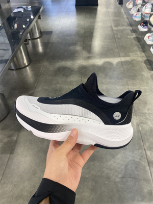 李宁运动跑鞋休闲鞋女款AGLT106