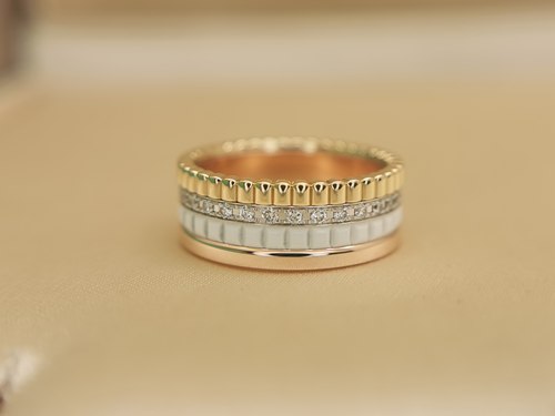 二手正品Boucheron宝诗龙18k三色金白陶瓷四环女款钻石戒指尾戒47