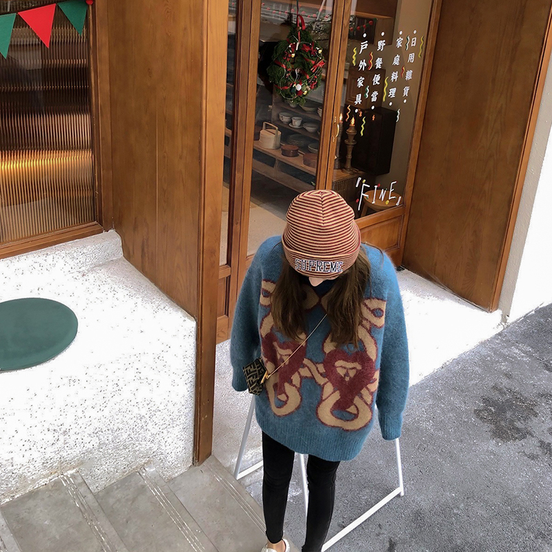 显白超嗲配色高马海毛套头毛衣