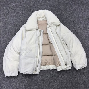 新款大翻领短款绗缝羽绒服，订制的原版面料，外贸高端女装精品