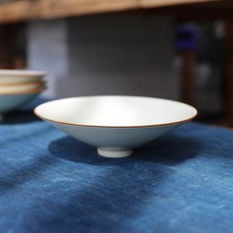 日本陶艺家原田譲手作镶釉边白釉瓷斗笠碗日式复古茶杯陶瓷抹茶碗