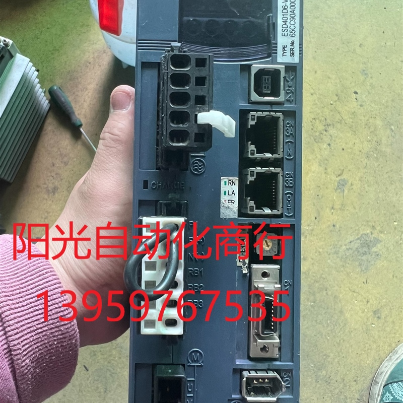 富士伺服驱动 ESD401D6-VE2 400W  一台