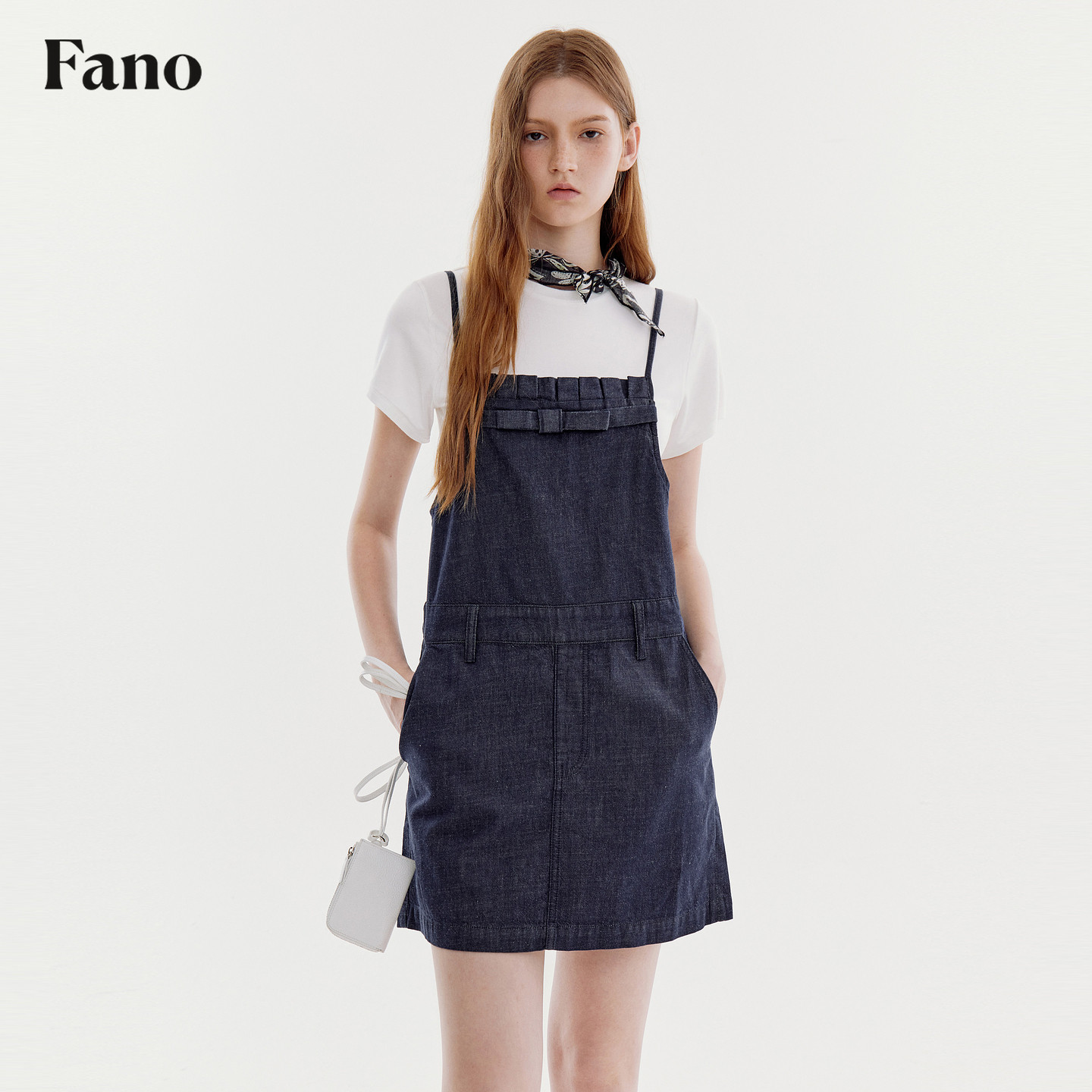 范洛Fano 俏皮减龄蝴蝶结背带裙女2026夏季新款细肩带短款牛仔裙图片