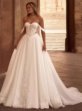 精美婚纱森系2025新款新娘简约圆领大露背蓬蓬裙wedding dress
