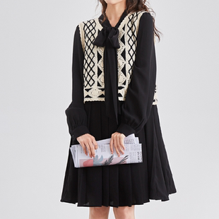 唐系列女装春季时尚复古钩花系带重工荡领长袖连衣裙/无马甲/8-64