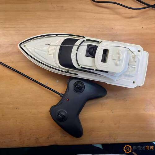 遥控船玩具四通道仿真电动轮船模型水上高速快艇