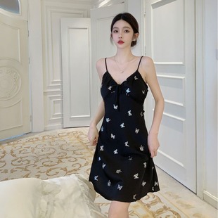 法式 显瘦蕾丝蝴蝶a字连衣裙 V领带胸垫甜美收腰冰丝吊带睡裙女夏季