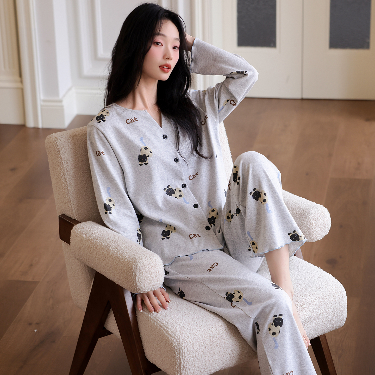 超柔软带胸垫莫代尔彩棉睡衣女长袖春秋款卡通无领开衫外穿家居服
