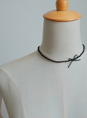菠萝手作黑色串珠蝴蝶结项链