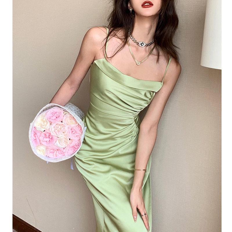 2025夏季新款法式纯欲缎面连衣裙女高级感收腰显瘦抹胸开叉吊带裙