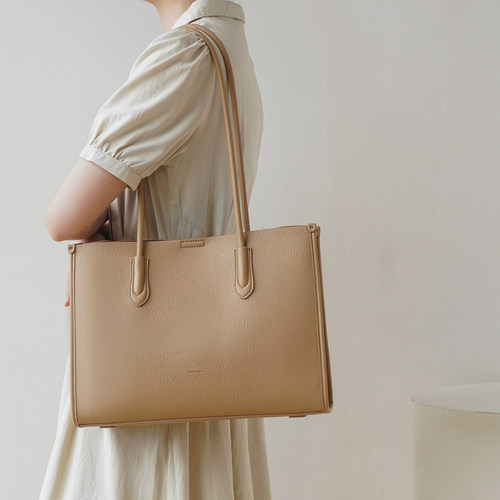 高级感小众软皮托特包