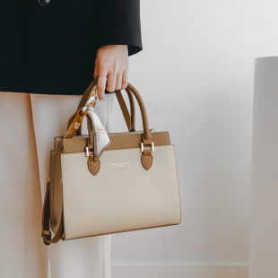 通勤包手提包包女2025新款 大容量单肩斜挎包妈妈包高级感轻奢女包