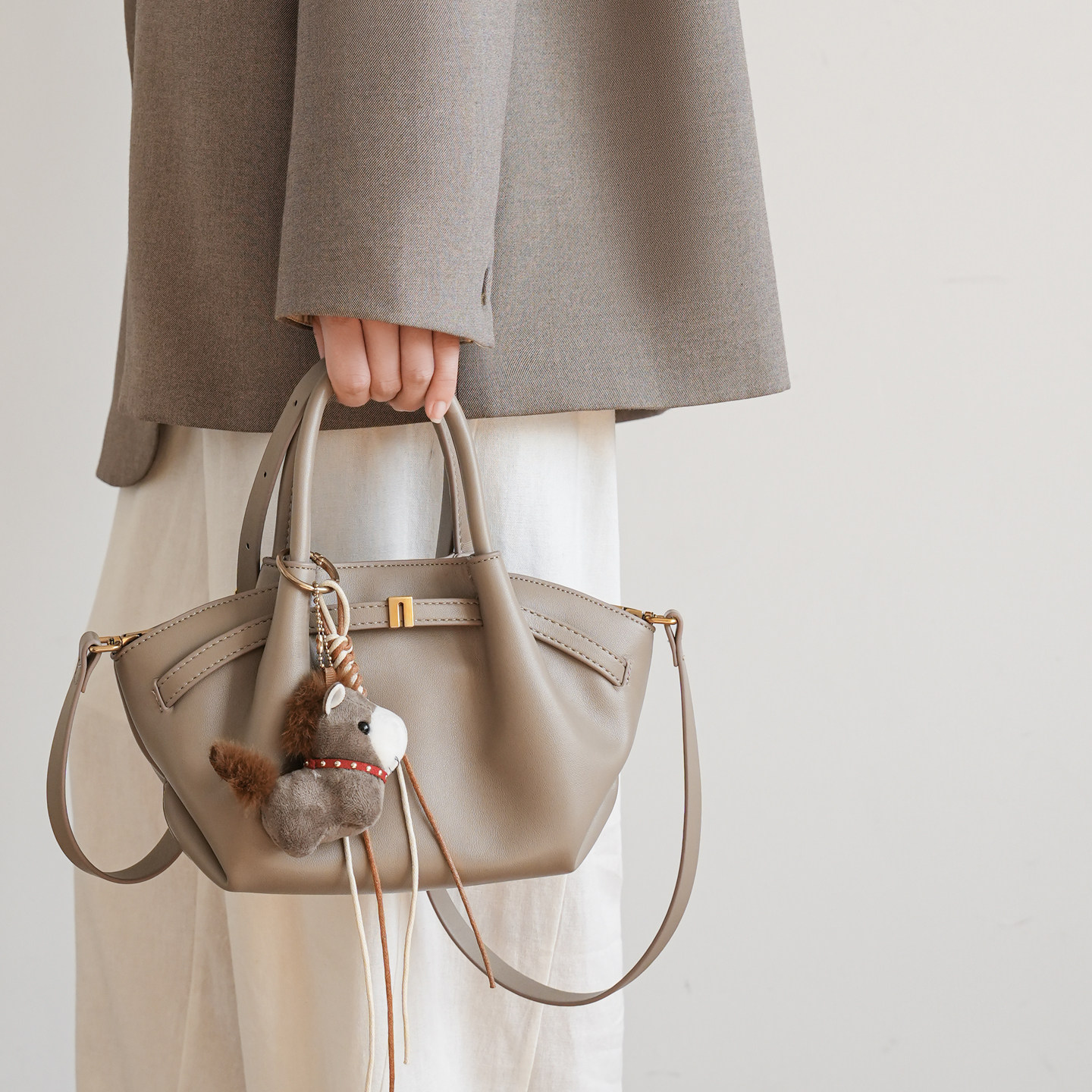 时尚小众手提菜篮子包女2025新款休闲百搭软皮轻奢单肩斜挎水桶包,箱包皮具/热销女包/男包,水桶包,淘宝优惠券,粉丝福利购,淘宝优惠卷