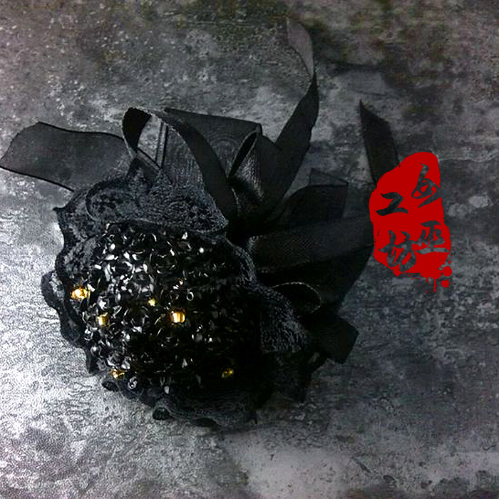 精致小巧BJD娃用手捧花