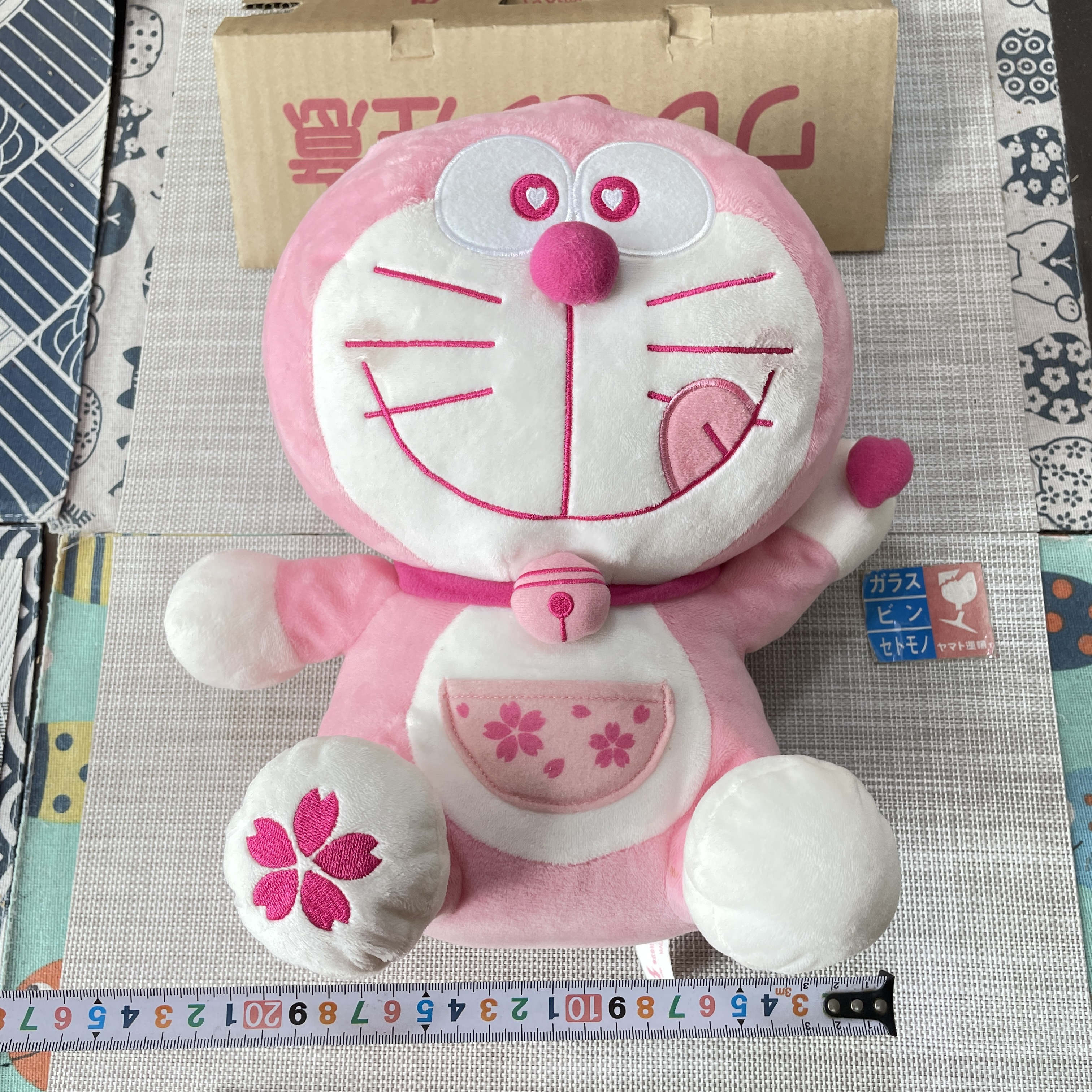 现货 日本限定樱花哆啦A梦Sakura Doraemon 50周年纪念版毛绒公仔图片