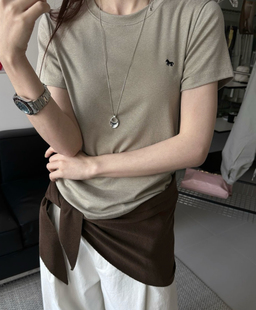 简约质感 韩国单ONE 春夏新圆领刺绣小马短袖 T恤女显瘦上衣 合身款