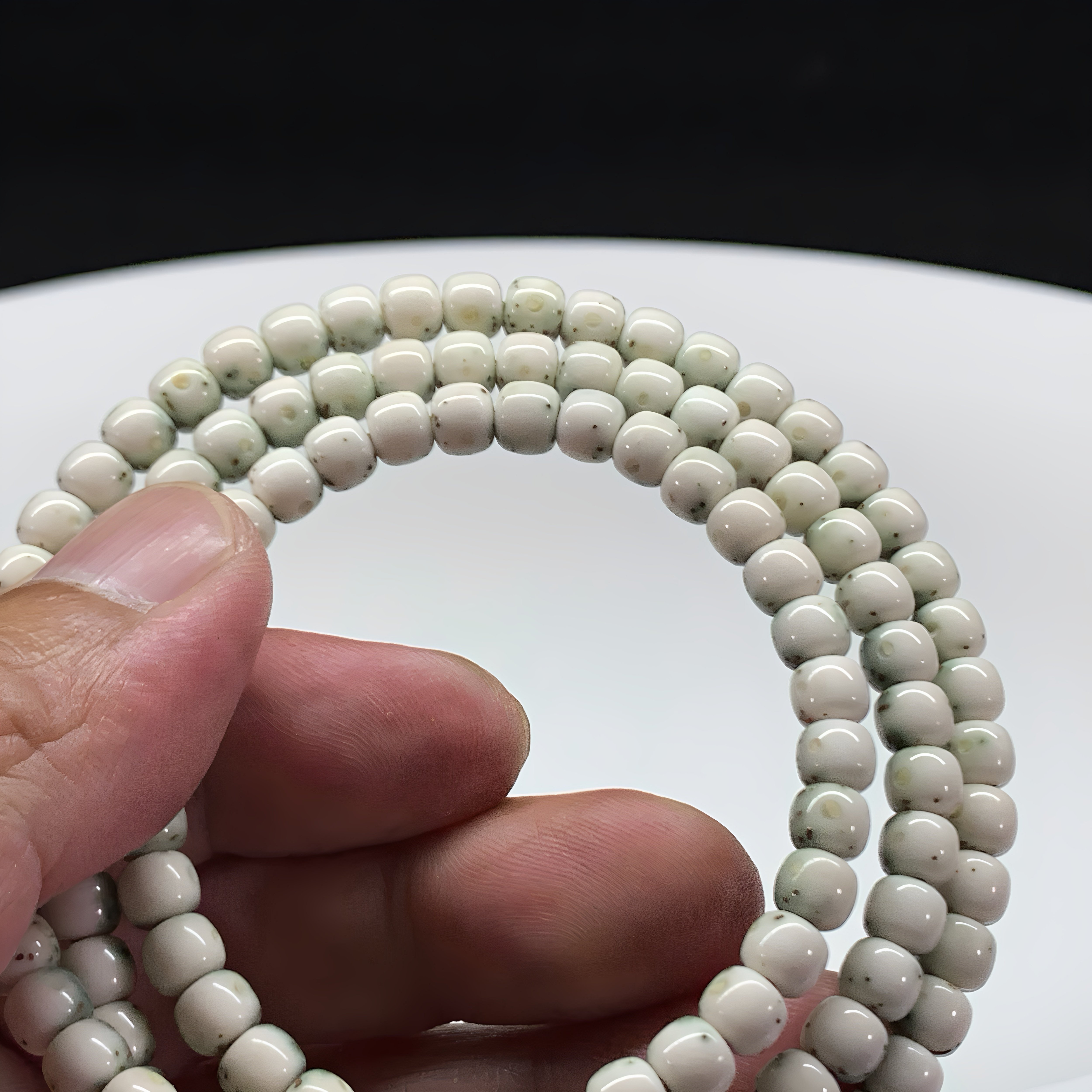 骨瓷绿包白石玉6×5桶珠同枝果通体超大留白自然月高密顶瓷毛感料