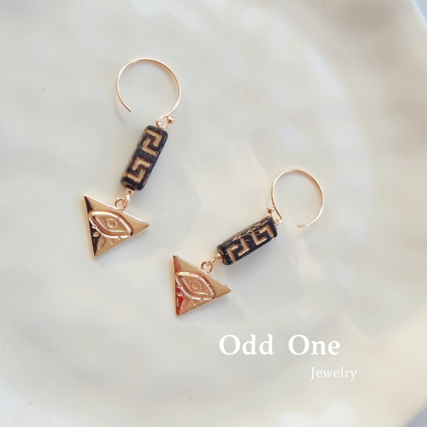 Odd One小众设计异域复古三角恶魔之眼金色耳环耳饰