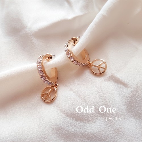 Odd One 欧美时尚反战标志金色闪钻小众设计感耳环耳饰