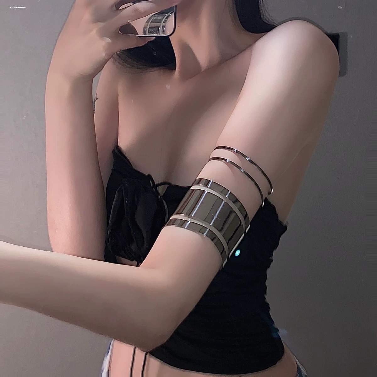 臂钏手臂装饰臂环装饰朋克手镯ins小众设计高级感袖箍金属女臂镯