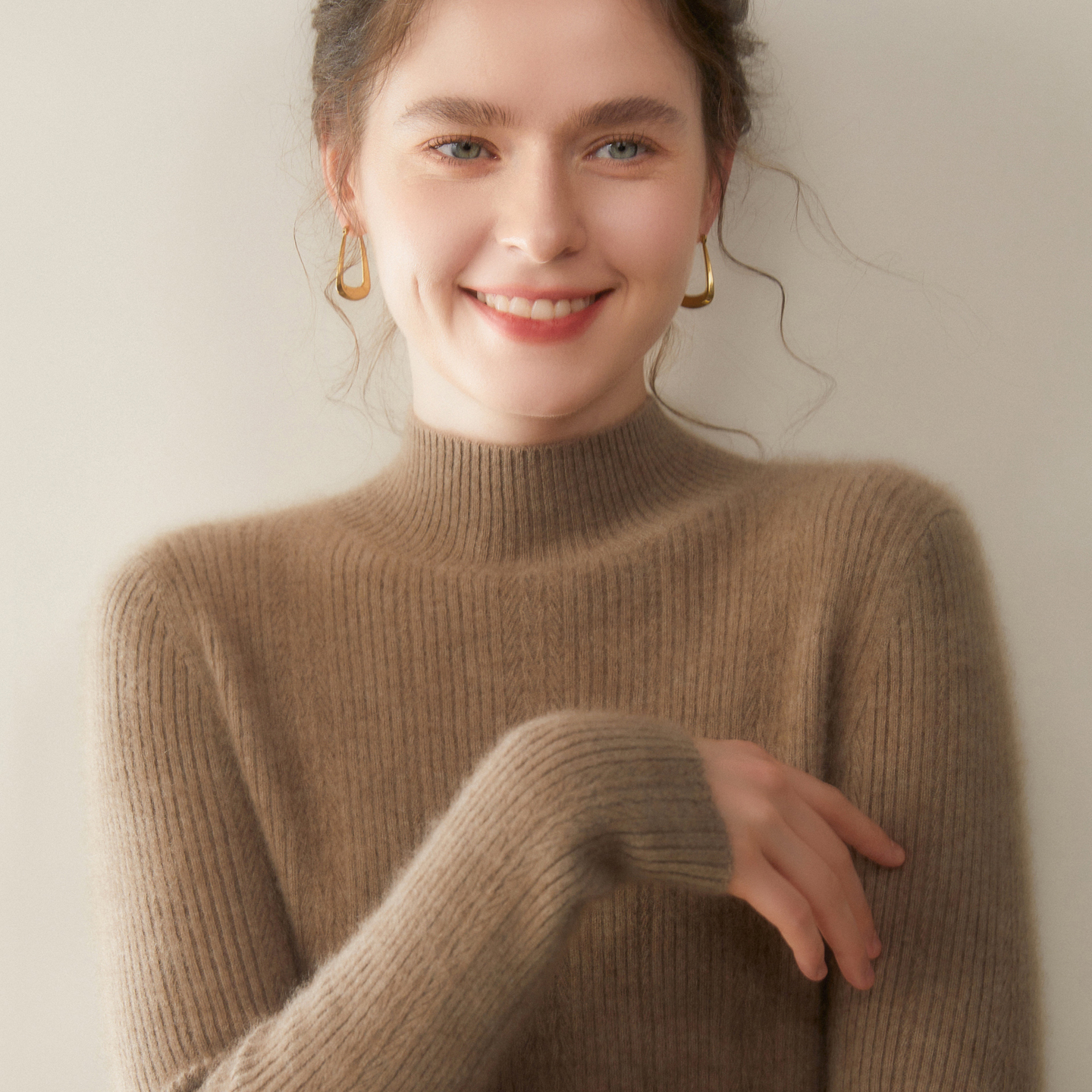 山羊绒衫半高领修身显瘦毛衣