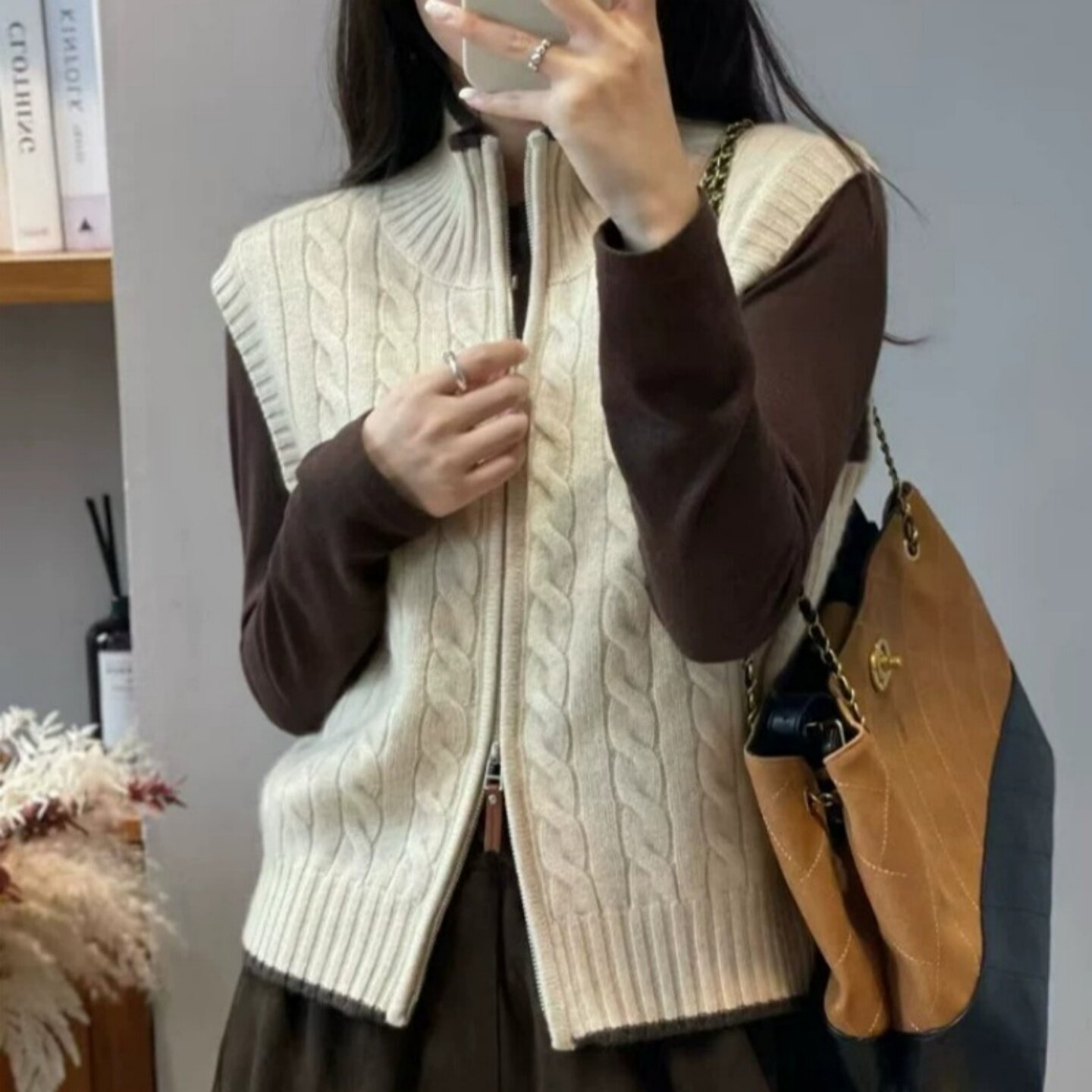 100%羊毛半高领麻花针织开衫马甲