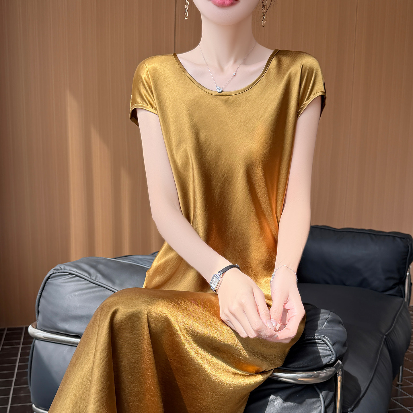 高端缎面真丝连衣裙女夏季圆领短袖纯色中长款过膝醋酸A字打底裙