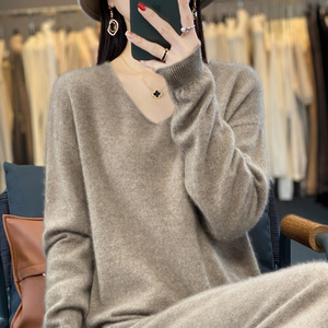 秋冬中长款V领100%纯羊绒衫女士纯色长裙简约毛衣宽松羊毛衫打底
