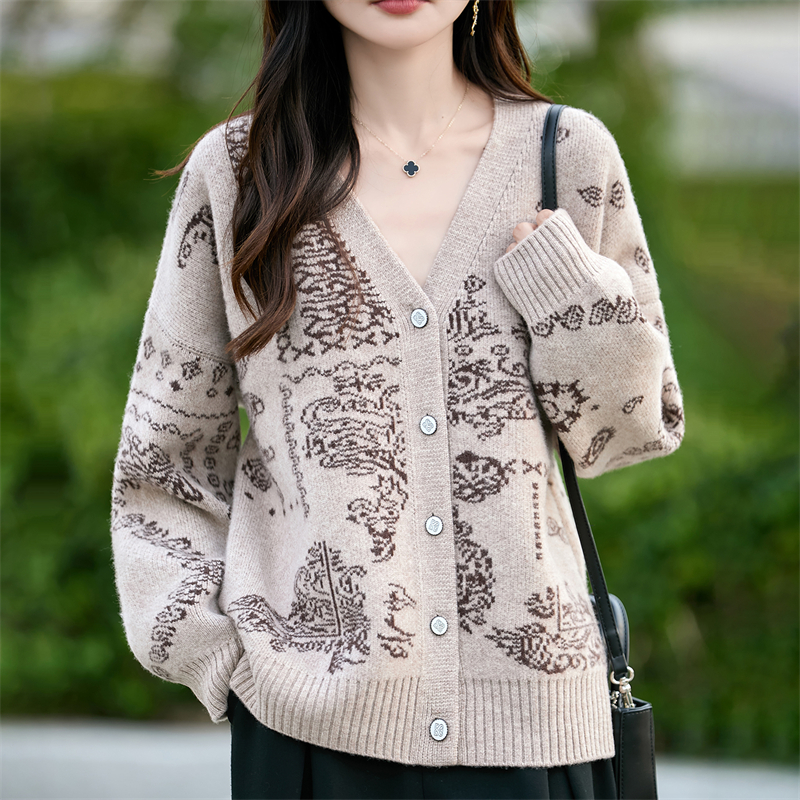 V领提花羊毛开衫女宽松慵懒外套