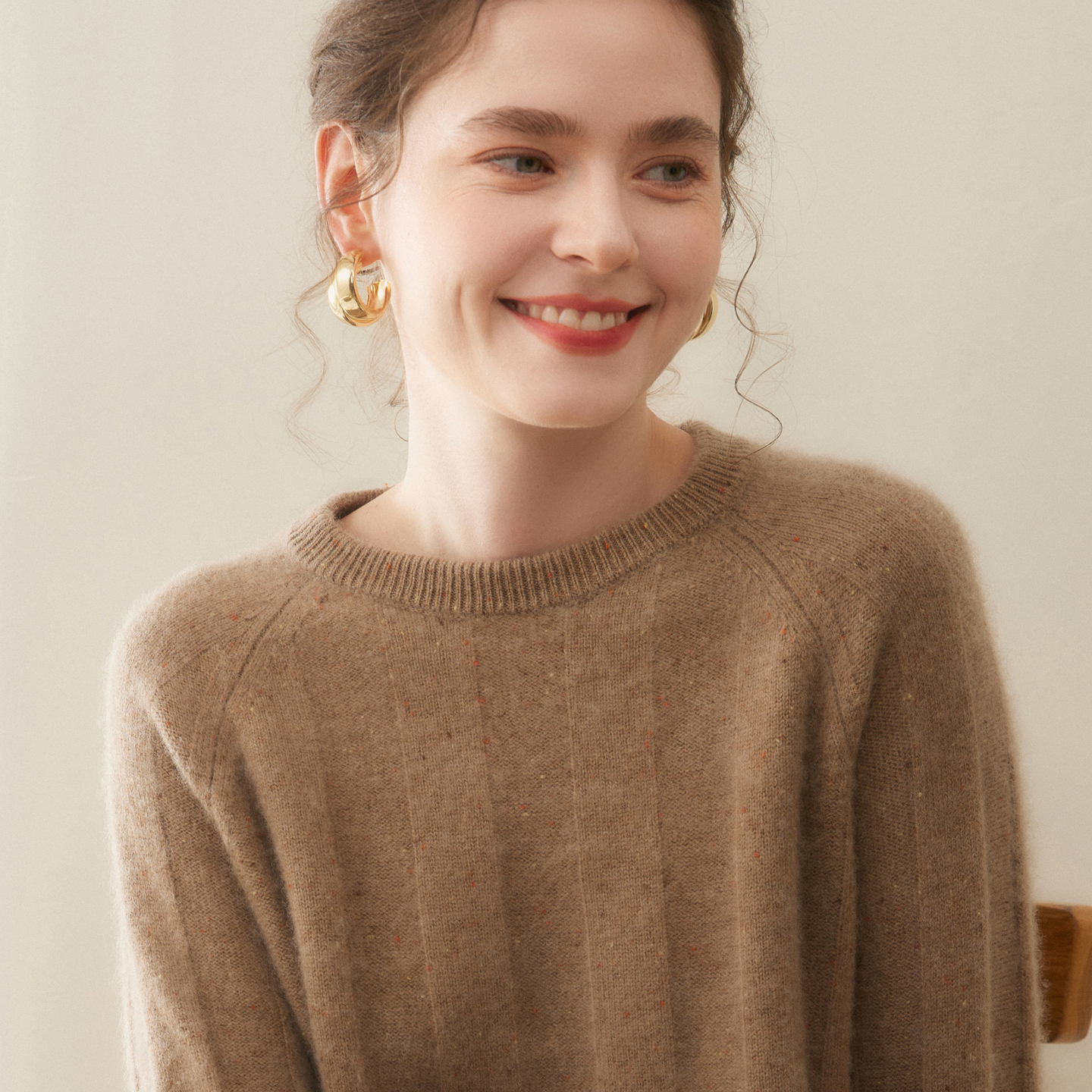 高级感山羊绒衫圆领加厚彩点毛衣