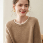 高级感撞色山羊绒衫女秋冬新款圆领加厚插肩袖毛衣宽松针织羊毛衫