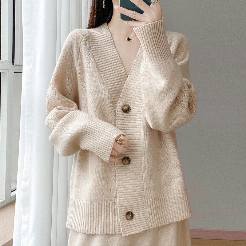 V领加厚100%纯羊毛开衫女宽松慵懒风手工绣花针织毛衣羊绒衫外套