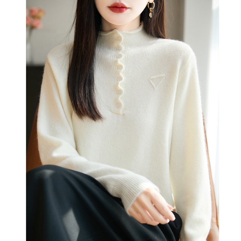 卷边半高领纽扣精纺羊毛衫女毛衣