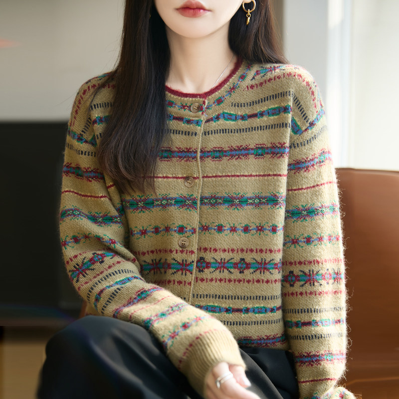 秋冬加厚复古拼色精纺羊毛开衫女圆领提花针织衫毛衣宽松百搭外套