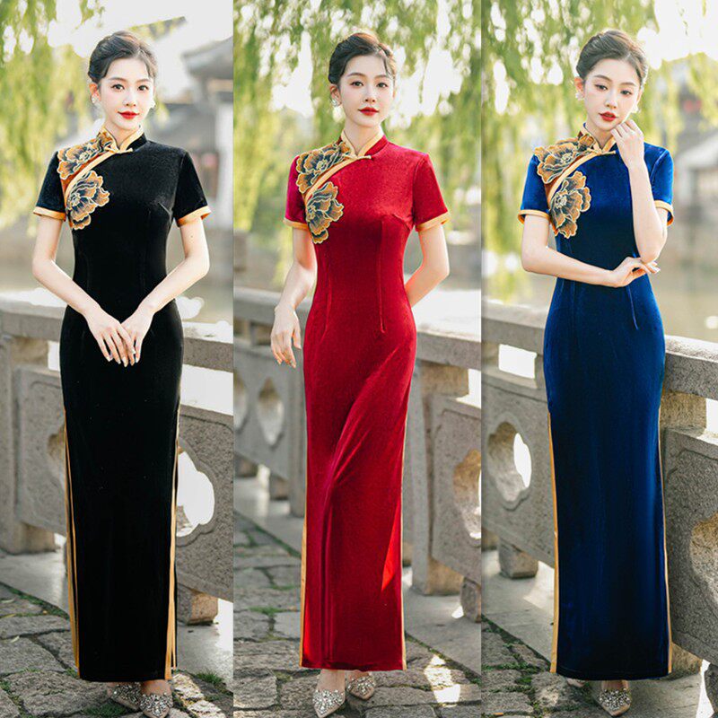 丝绒贴花加长走秀旗袍2023秋冬新款复古国风中老年女士大码旗袍裙