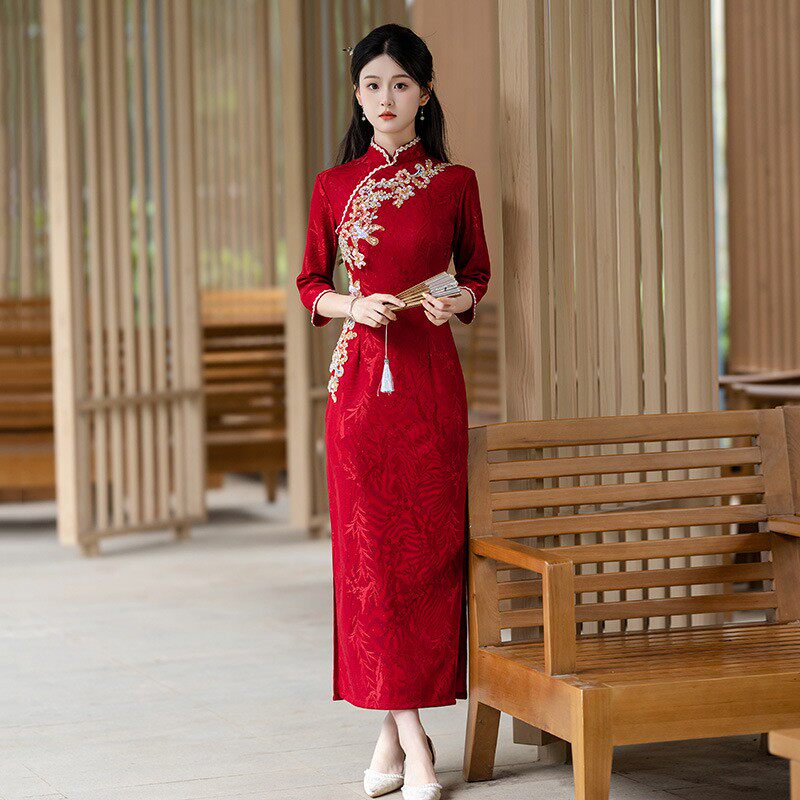 旗袍敬酒服新娘2025新款秋冬季长袖高级感订婚礼服重工珠绣新中式
