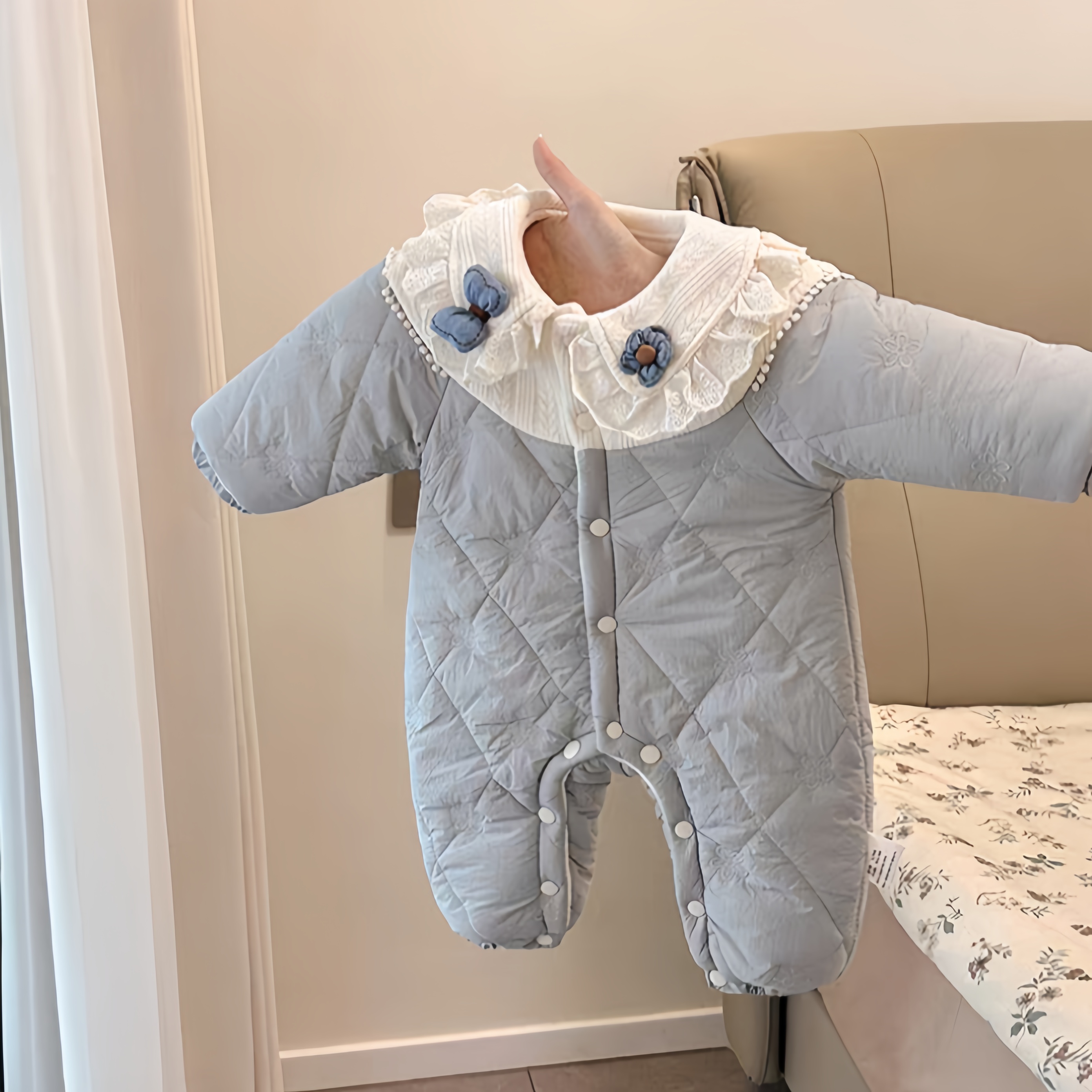 2025冬婴儿连体衣加绒夹棉爬爬服可爱超萌小兔女宝宝哈衣加厚保暖