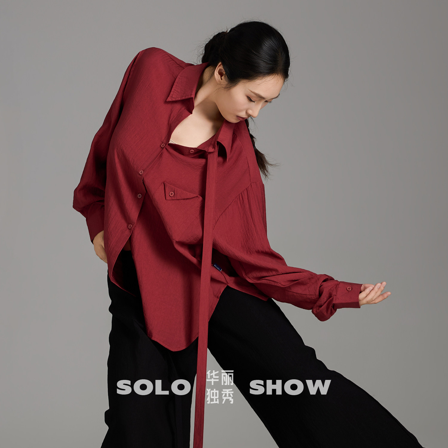 华丽独秀现代舞舞蹈服长袖衬衫上衣套装剑舞宽松显瘦形体演出服女图片