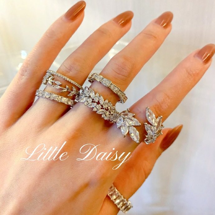 LITTLE DAISY ROMANTIC HIGH-END LEAVES HOLLOW AND STAGGERED TEMPERAMENT INTERNET CELEBRITY OPENING SILVER AND VERSATILE RING