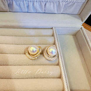 Daisy日系贵妇感超柔美花卷丝带状高雅立体珍珠银针耳钉 Little