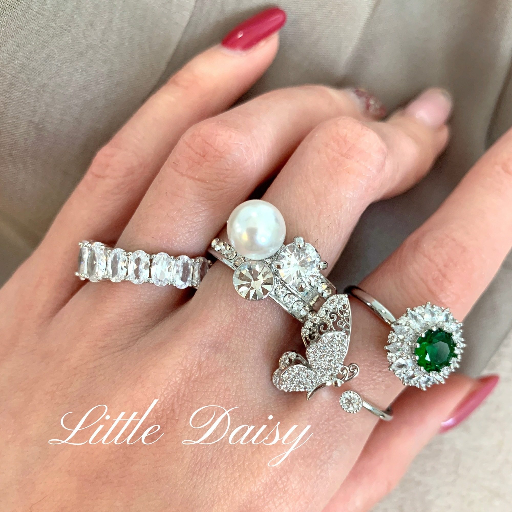 little daisy轻熟女珍珠蝴蝶镂空叠戴气质网红经典高级感旋转戒指