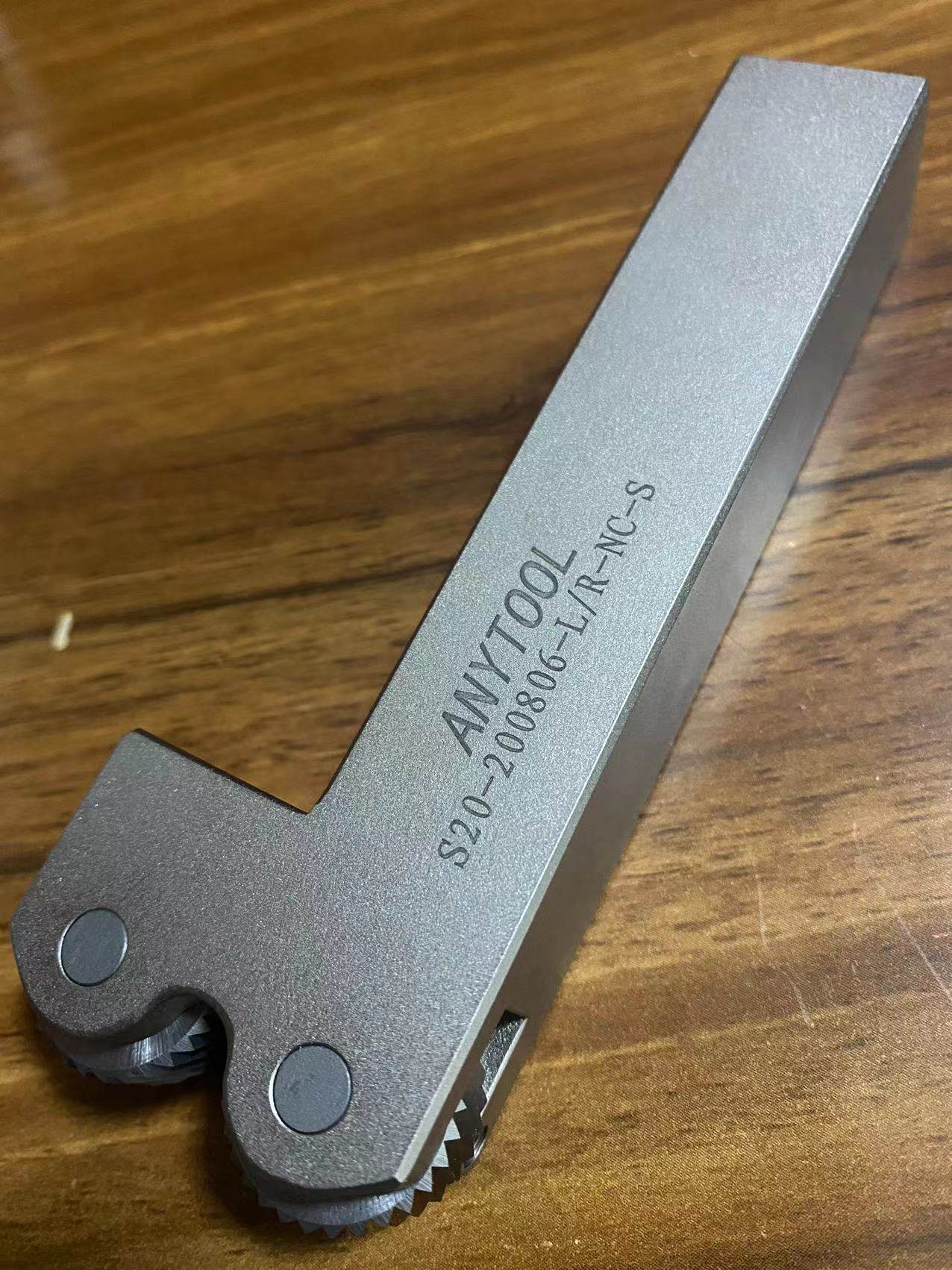 固定式双轮滚压花刀数控车床